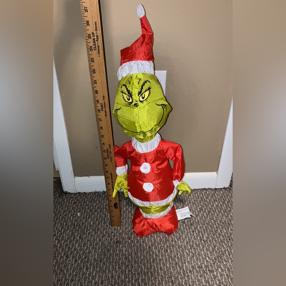 THE GRINCH Airdorable 24” Tabletop Christmas Inflatable Christmas Decoration